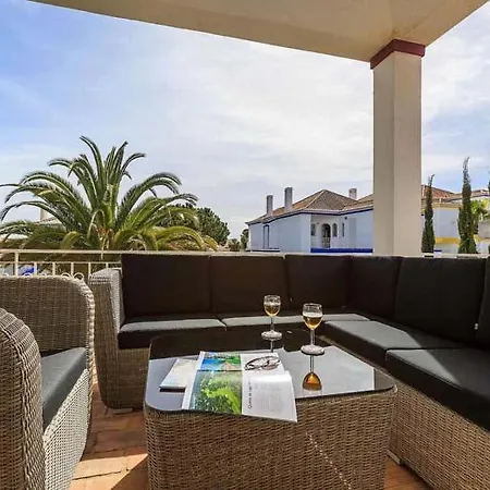 Lejlighed Sleeps 4 With Pool Air Con And Wifi Quinta do Lago