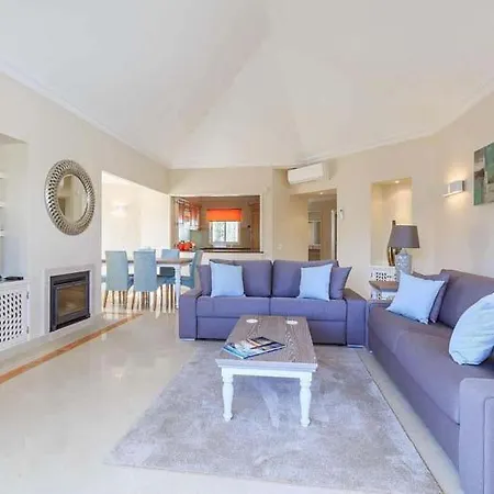 Sleeps 4 With Pool Air Con And Wifi * Quinta do Lago