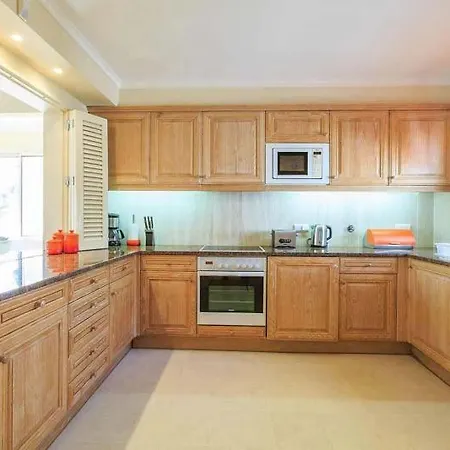 Lejlighed Sleeps 4 With Pool Air Con And Wifi *