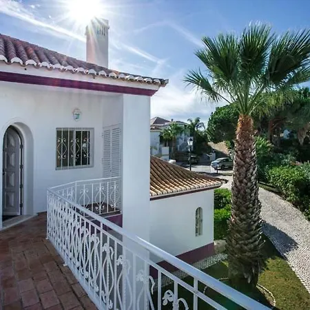 Sleeps 4 With Pool Air Con And Wifi Quinta do Lago